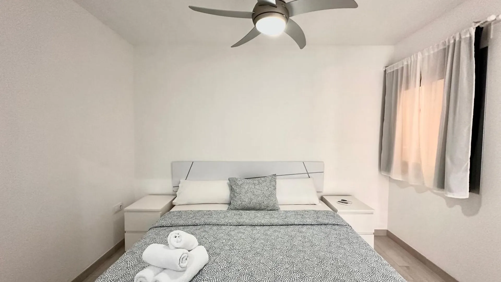 Apartamento Costero, Los Abrigos. 0*,  ספרד